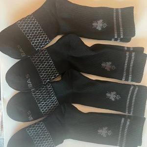 4 pairs new Bombas socks medium